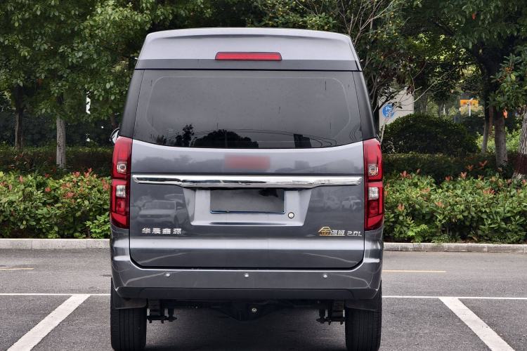 Used Jinbei Gold Hiace 2023 2.0L Passenger Van Travel Lion 5/6/7 Seater Exterior 4