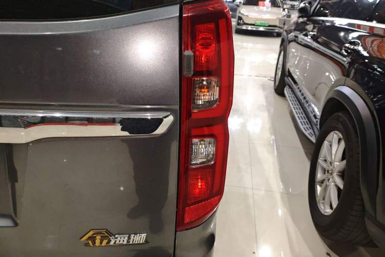 Used Jinbei Gold Hiace 2023 1.5L Passenger Vehicle Engineering Lion 5/6/7 Seater Exterior 6