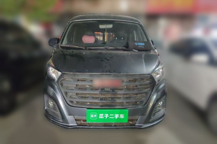 Used Jinbei Gold Hiace 2023 1.5L Passenger Van Travel Lion 5/6/7-Seater with Central Air Conditioning Front