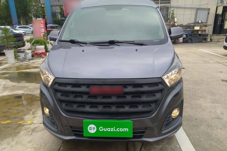 Used Jinbei Gold Hiace 2023 1.5L Passenger Van Travel Lion 5/6/7-Seater with Central Air Conditioning Front