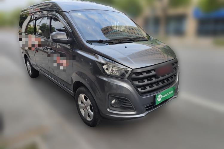 Used Jinbei Gold Hiace 2023 2.0L Passenger Van Travel Lion 5/6/7 Seater Front Right 45 Deg