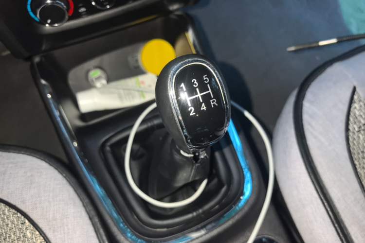 Used Jinbei Gold Hiace 2023 1.5L Passenger Vehicle Engineering Lion 5/6/7 Seater Gear Lever