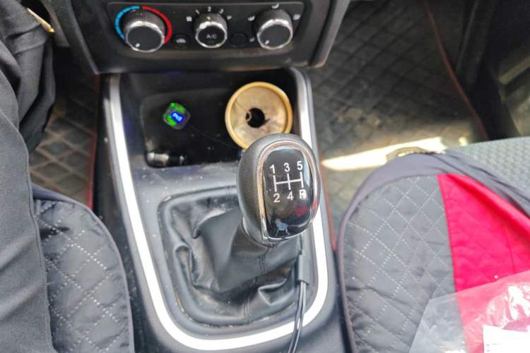 Used Jinbei Gold Hiace 2023 1.5L Passenger Vehicle Engineering Lion 5/6/7 Seater Gear Lever