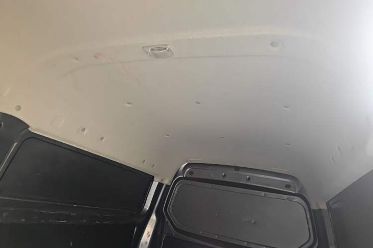 Used Jinbei Gold Hiace 2023 1.6L Box Van Engineering Lion 2-Seater Headliner