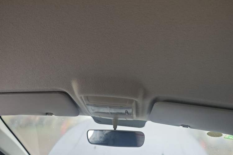 Used Jinbei Gold Hiace 2023 1.5L Passenger Vehicle Engineering Lion 5/6/7 Seater Headliner