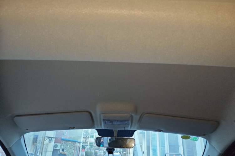 Used Jinbei Gold Hiace 2023 2.0L Passenger Van Travel Lion 5/6/7 Seater Headliner
