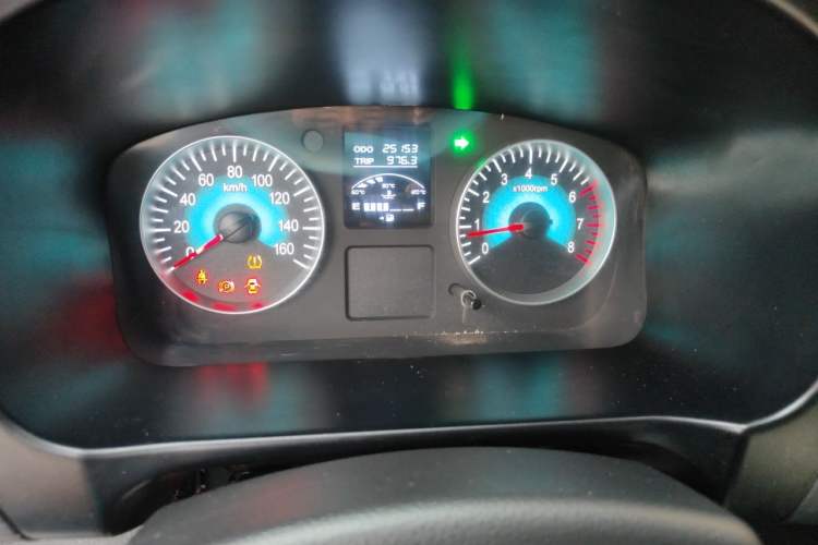 Used Jinbei Gold Hiace 2023 2.0L Passenger Van Travel Lion 5/6/7 Seater Instrument Cluster