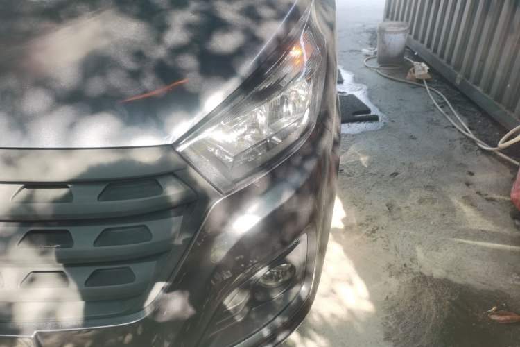Used Jinbei Gold Hiace 2023 2.0L Passenger Van Travel Lion 5/6/7 Seater Left Front Headlight
