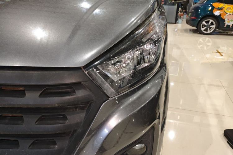 Used Jinbei Gold Hiace 2023 1.5L Passenger Vehicle Engineering Lion 5/6/7 Seater Left Front Headlight