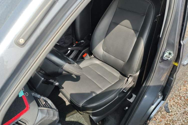 Used Jinbei Gold Hiace 2023 1.5L Passenger Vehicle Engineering Lion 5/6/7 Seater Left Front Seat