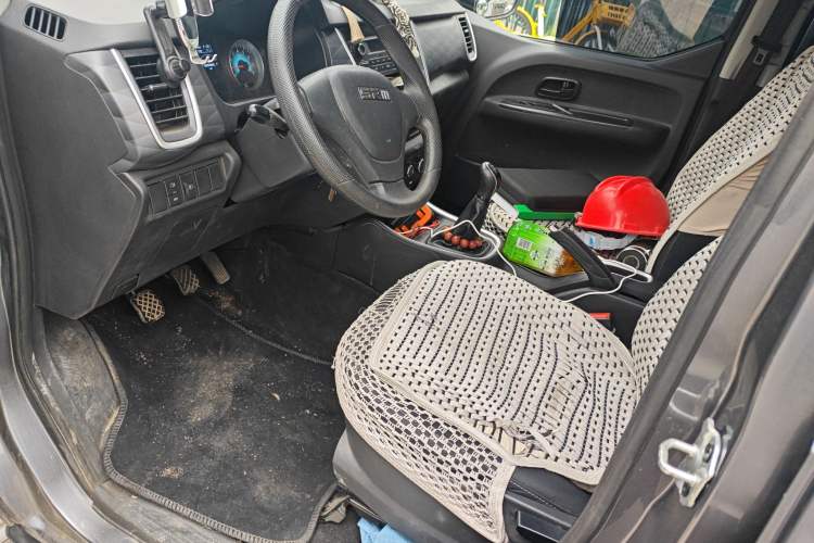Used Jinbei Gold Hiace 2023 1.5L Passenger Vehicle Engineering Lion 5/6/7 Seater Left Front Seat