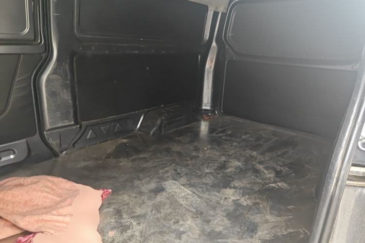Used Jinbei Gold Hiace 2023 1.6L Box Van Engineering Lion 2-Seater Left Rear Seat