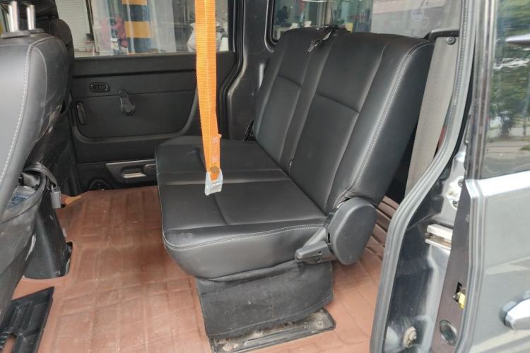 Used Jinbei Gold Hiace 2023 2.0L Passenger Van Travel Lion 5/6/7 Seater Left Rear Seat