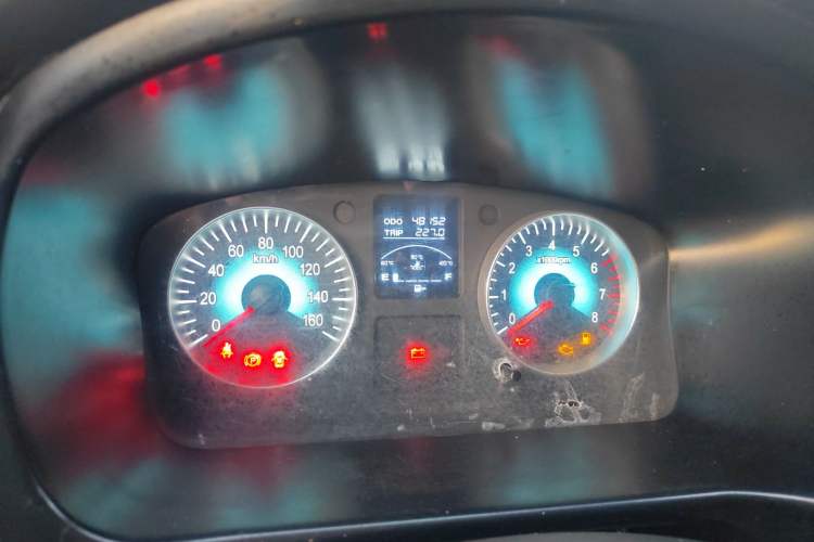 Used Jinbei Gold Hiace 2023 1.5L Passenger Vehicle Engineering Lion 9 Seats Odometer Close Up