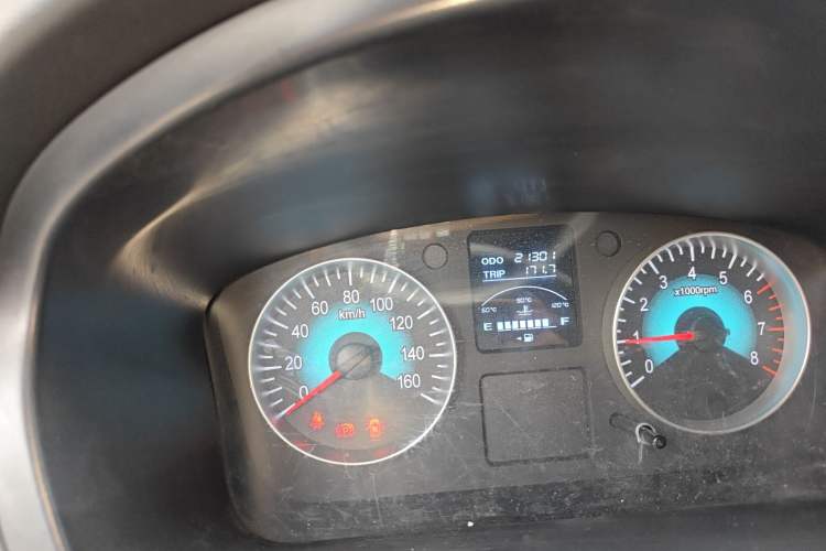 Used Jinbei Gold Hiace 2023 1.5L Passenger Vehicle Engineering Lion 5/6/7 Seater Odometer Close Up