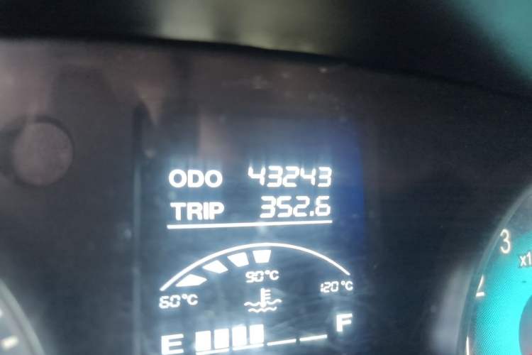 Used Jinbei Gold Hiace 2023 1.5L Passenger Vehicle Engineering Lion 5/6/7 Seater Odometer Close Up