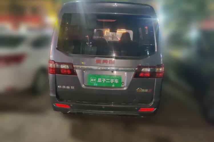 Used Jinbei Gold Hiace 2023 1.5L Passenger Van Travel Lion 5/6/7-Seater with Central Air Conditioning Rear