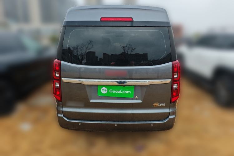 Used Jinbei Gold Hiace 2023 1.5L Passenger Van Travel Lion 5/6/7-Seater with Central Air Conditioning Rear