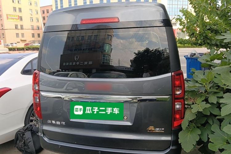 Used Jinbei Gold Hiace 2023 1.5L Passenger Van Travel Lion 5/6/7-Seater with Central Air Conditioning Rear
