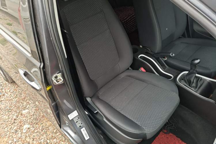 Used Jinbei Gold Hiace 2023 1.5L Passenger Vehicle Engineering Lion 9 Seats Right Front Seat