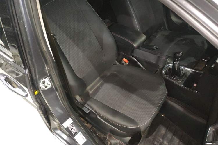 Used Jinbei Gold Hiace 2023 1.5L Passenger Vehicle Engineering Lion 5/6/7 Seater Right Front Seat