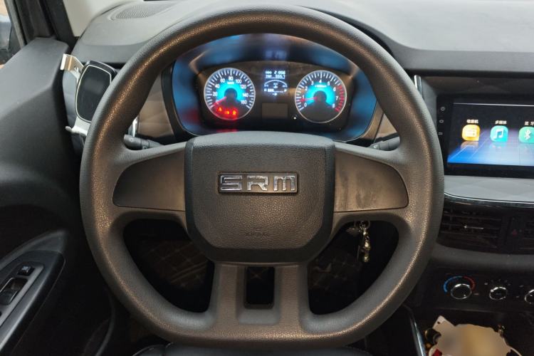 Used Jinbei Gold Hiace 2023 1.5L Passenger Van Travel Lion 5/6/7-Seater with Central Air Conditioning Steering Wheel