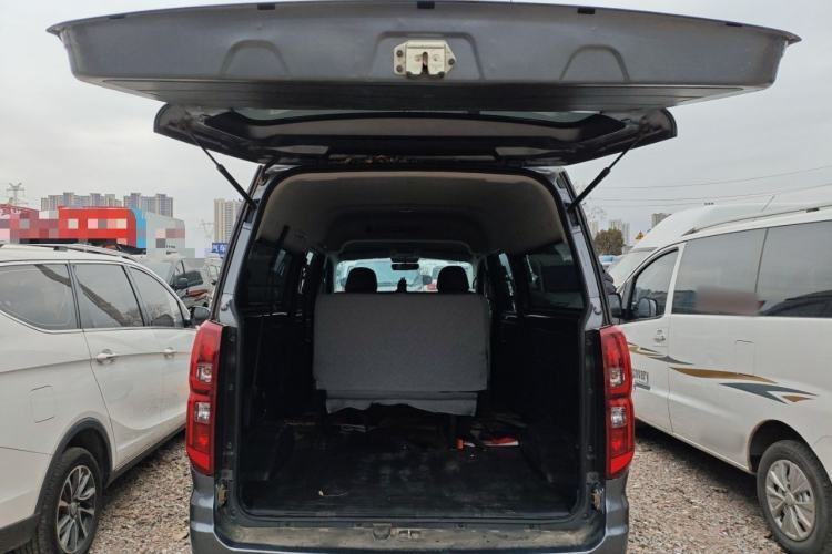Used Jinbei Gold Hiace 2023 1.5L Passenger Vehicle Engineering Lion 5/6/7 Seater Trunk