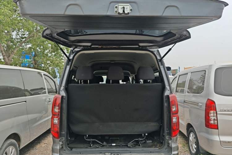 Used Jinbei Gold Hiace 2023 1.5L Passenger Vehicle Engineering Lion 9 Seats Trunk