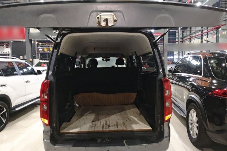 Used Jinbei Gold Hiace 2023 1.5L Passenger Vehicle Engineering Lion 5/6/7 Seater Trunk