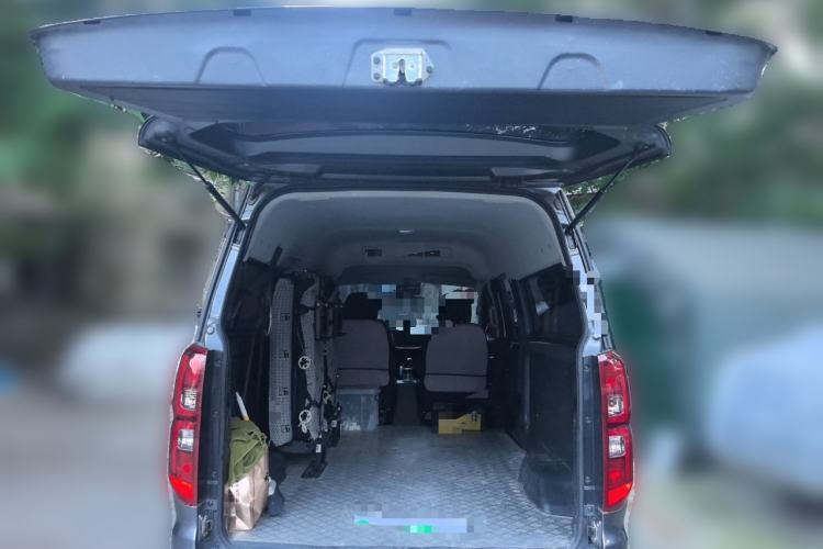 Used Jinbei Gold Hiace 2023 1.5L Passenger Vehicle Engineering Lion 5/6/7 Seater Trunk