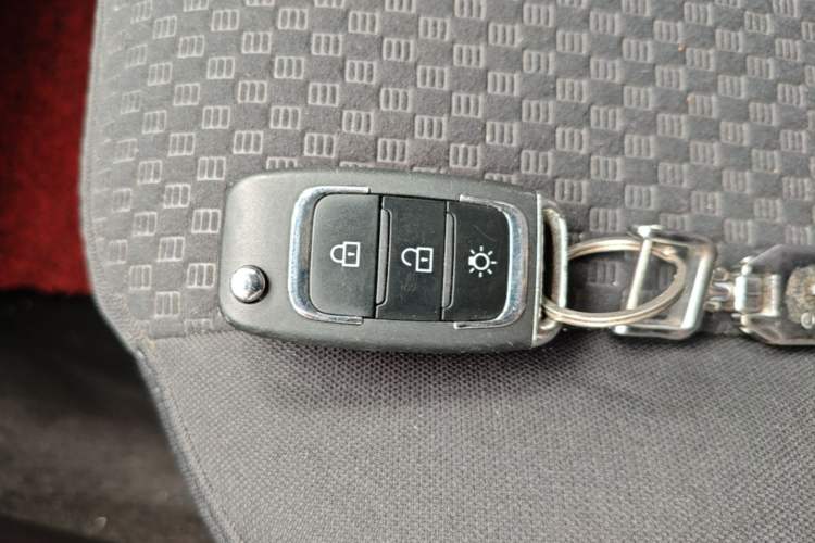 Used Jinbei Gold Hiace 2023 1.5L Passenger Vehicle Engineering Lion 9 Seats Vehicle Key