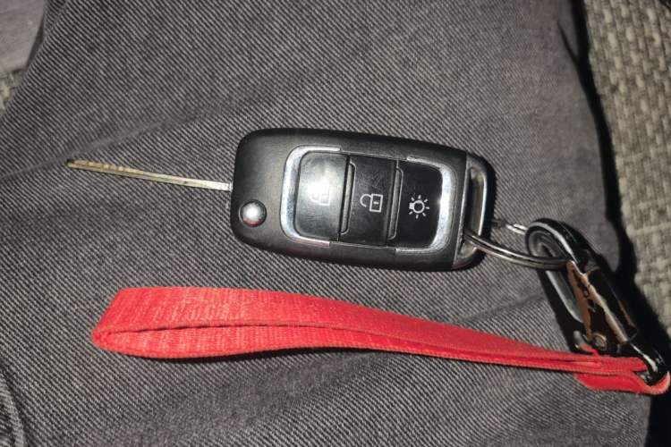 Used Jinbei Gold Hiace 2023 1.5L Passenger Vehicle Engineering Lion 5/6/7 Seater Vehicle Key
