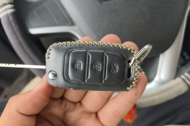 Used Jinbei Gold Hiace 2023 1.5L Passenger Vehicle Engineering Lion 5/6/7 Seater Vehicle Key