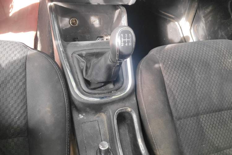 Used Jinbei Gold Hiace 2023 2.0L Passenger Van Travel Lion 5/6/7 Seater Gear Lever