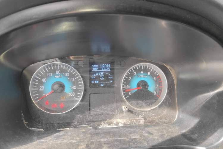 Used Jinbei Gold Hiace 2023 2.0L Passenger Van Travel Lion 5/6/7 Seater Odometer Close Up