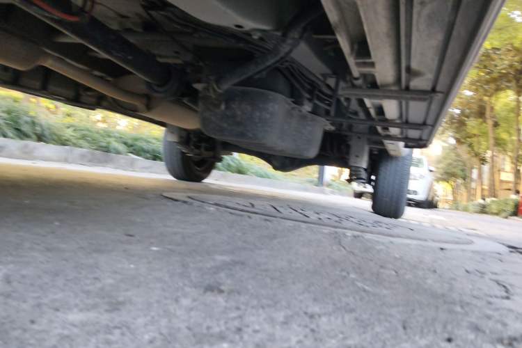 Used Jinbei Gold Hiace 2023 1.5L Passenger Vehicle Engineering Lion 5/6/7 Seater Chassis Front Left