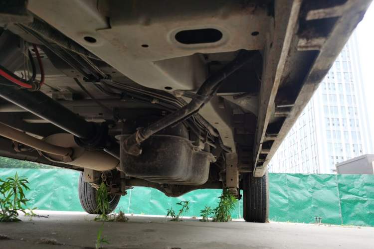 Used Jinbei Gold Hiace 2023 1.5L Passenger Vehicle Engineering Lion 9 Seats Chassis Front Left