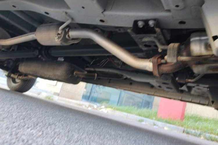 Used Jinbei Gold Hiace 2023 1.5L Passenger Vehicle Engineering Lion 5/6/7 Seater Chassis Front Right