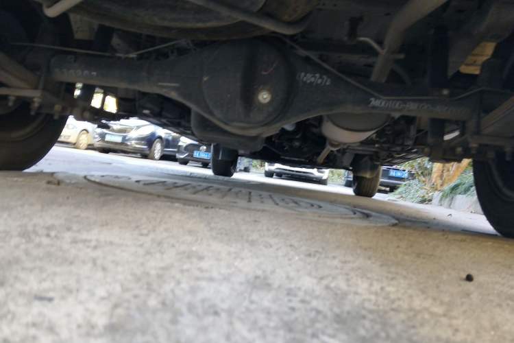 Used Jinbei Gold Hiace 2023 1.5L Passenger Vehicle Engineering Lion 5/6/7 Seater Chassis Rear