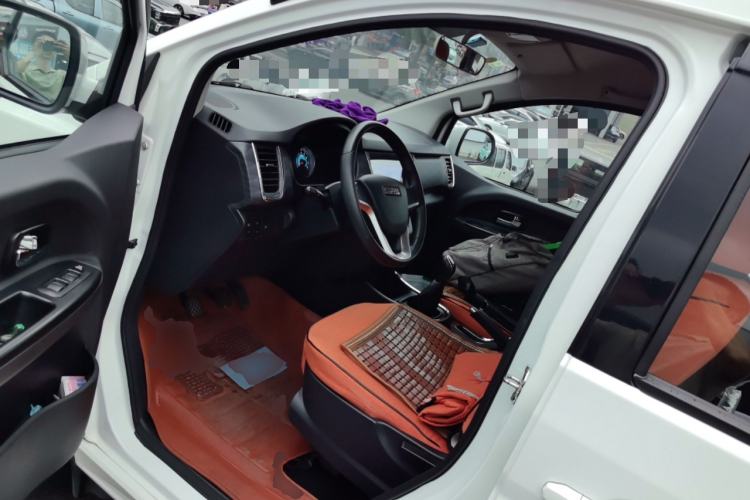 Used Jinbei Gold Hiace 2023 1.5L Passenger Vehicle Engineering Lion 5/6/7 Seater Driver Seat