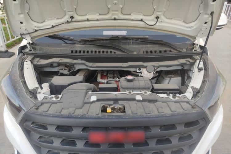 Used Jinbei Gold Hiace  Engine Bay