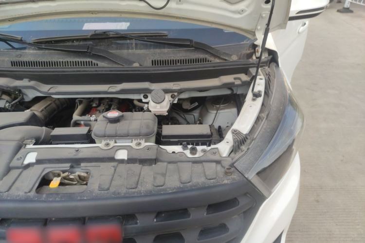 Used Jinbei Gold Hiace  Engine Bay Left