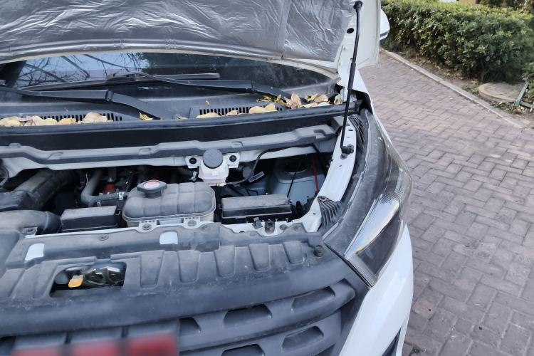 Used Jinbei Gold Hiace 2023 1.5L Passenger Vehicle Engineering Lion 5/6/7 Seater Engine Bay Left