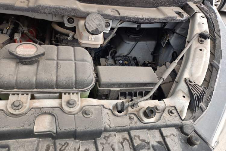 Used Jinbei Gold Hiace 2023 1.5L Passenger Vehicle Engineering Lion 5/6/7 Seater Engine Bay Left