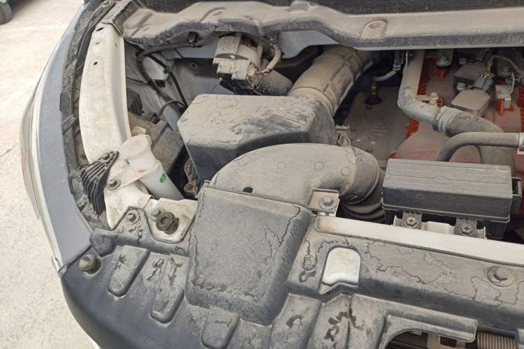Used Jinbei Gold Hiace 2023 1.5L Passenger Vehicle Engineering Lion 5/6/7 Seater Engine Bay Right
