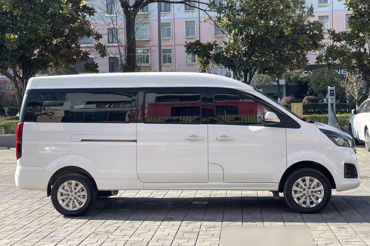 Used Jinbei Gold Hiace 2023 1.5L Passenger Vehicle Engineering Lion 9 Seats Exterior 8