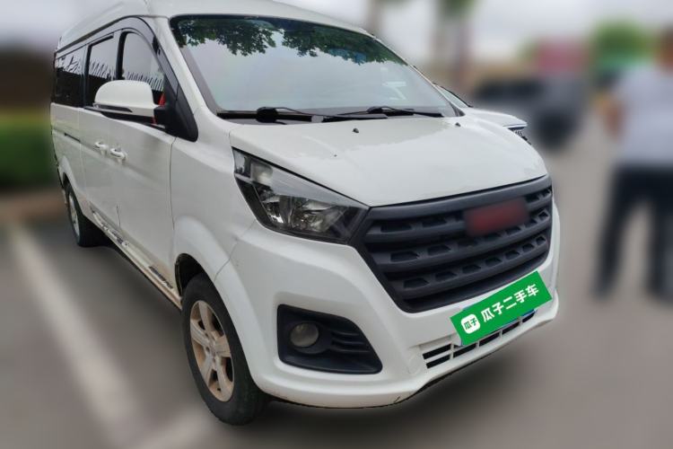Used Jinbei Gold Hiace 2023 1.5L Passenger Van Travel Lion 9-Seater with Central Air Conditioning Front Right 45 Deg