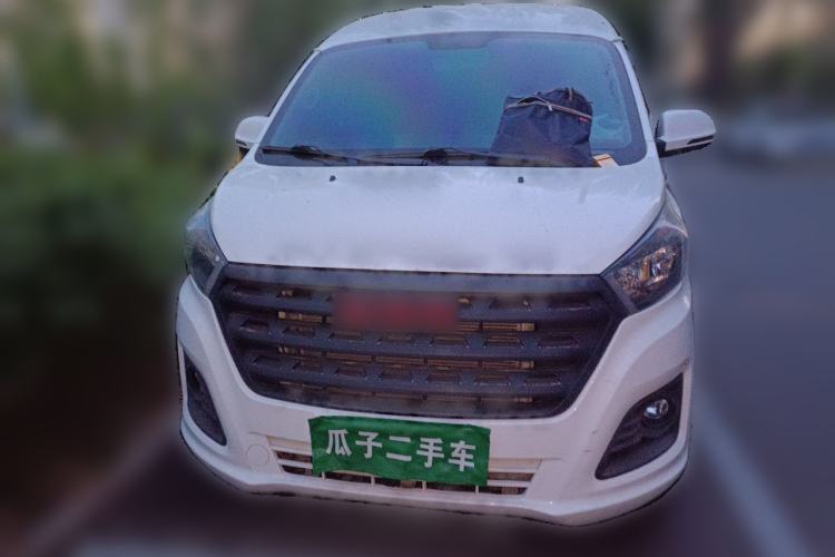 Used Jinbei Gold Hiace 2023 1.5L Passenger Van Travel Lion 5/6/7-Seater with Central Air Conditioning Front