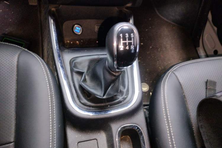 Used Jinbei Gold Hiace 2023 1.5L Passenger Vehicle Engineering Lion 5/6/7 Seater Gear Lever
