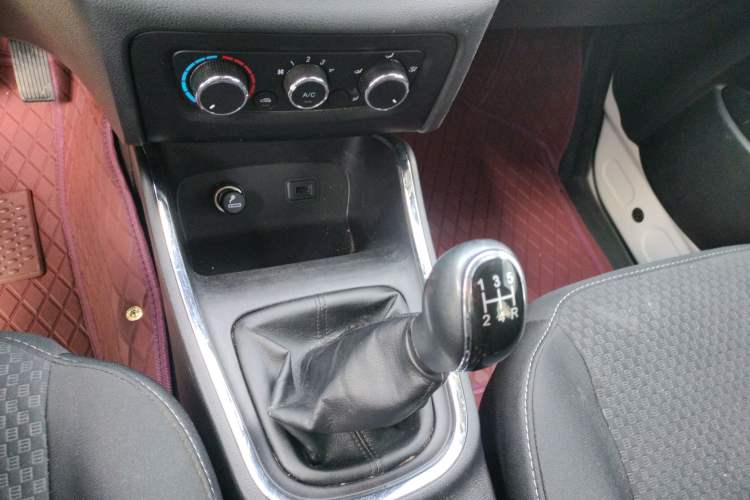 Used Jinbei Gold Hiace 2023 1.5L Passenger Vehicle Engineering Lion 9 Seats Gear Lever